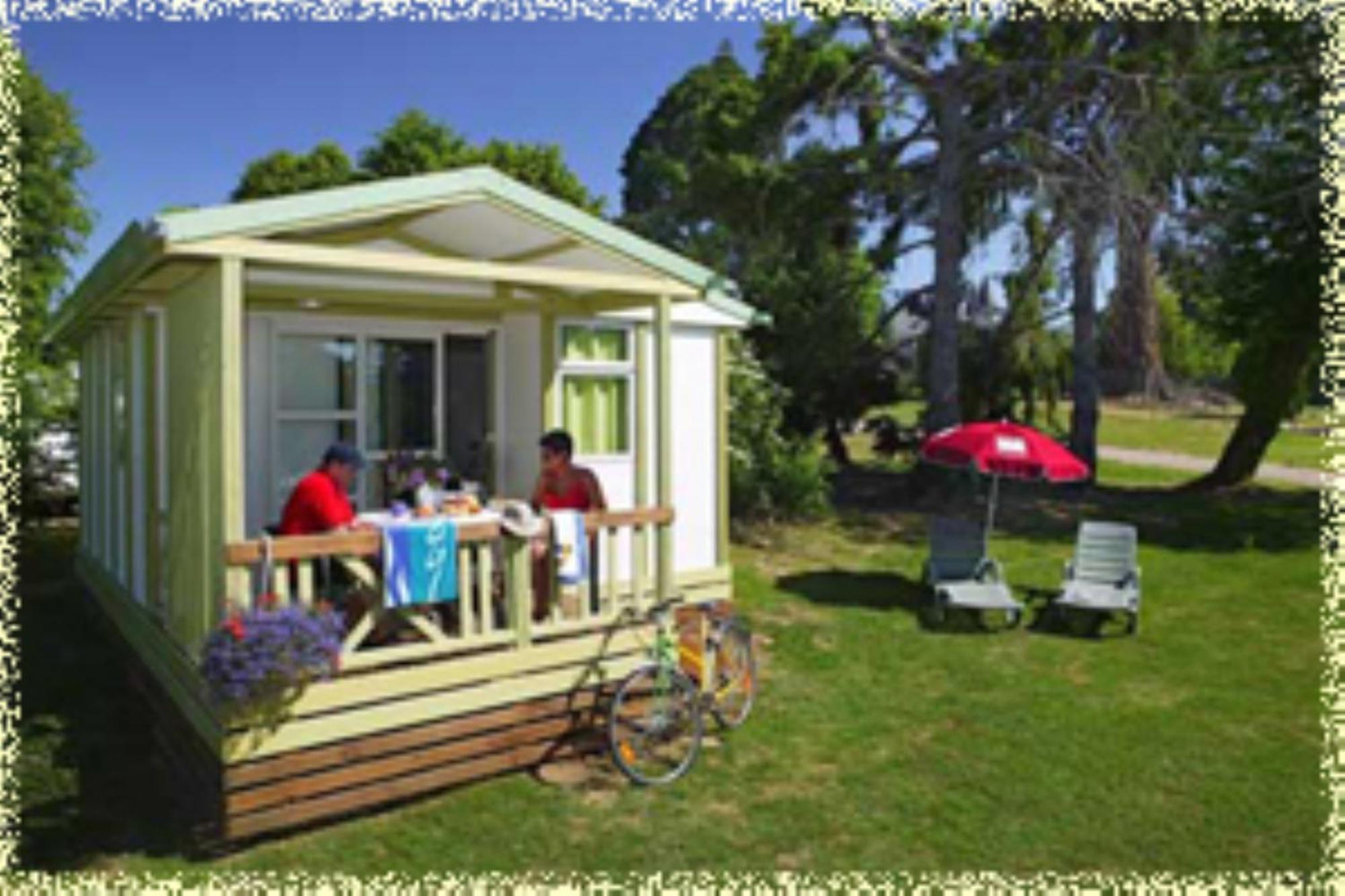 Hotellerie De Plein Air Camping Leychoisier Bonnac-la-Côte Buitenkant foto